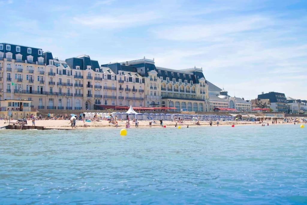 Joli Studio Pres Du Front De Mer Cabourg Εξωτερικό φωτογραφία